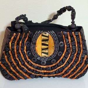 Fabulous fun purse, very unusual, small beaded‎ purse. By sun and sand.